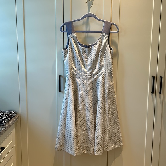 Gal Meets Glam dress with matching jacket - Picture 3 of 13